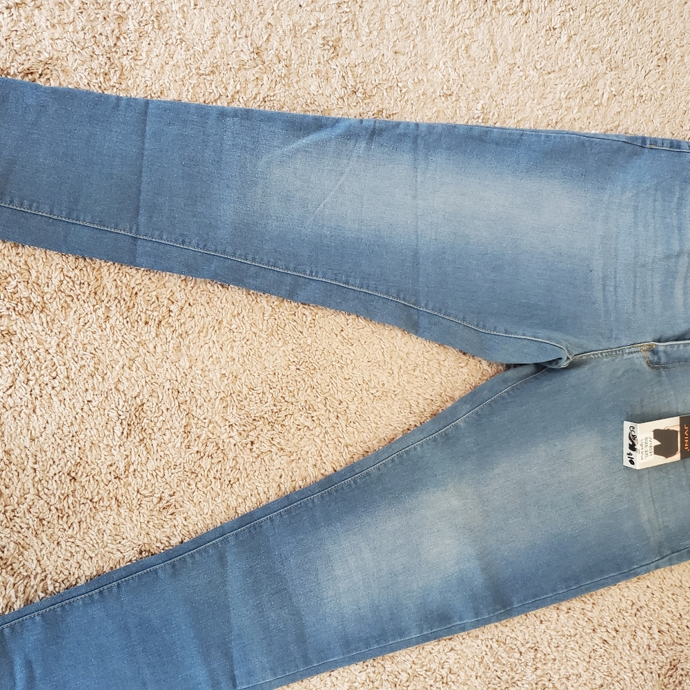 Jeans - Picture 2 of 2